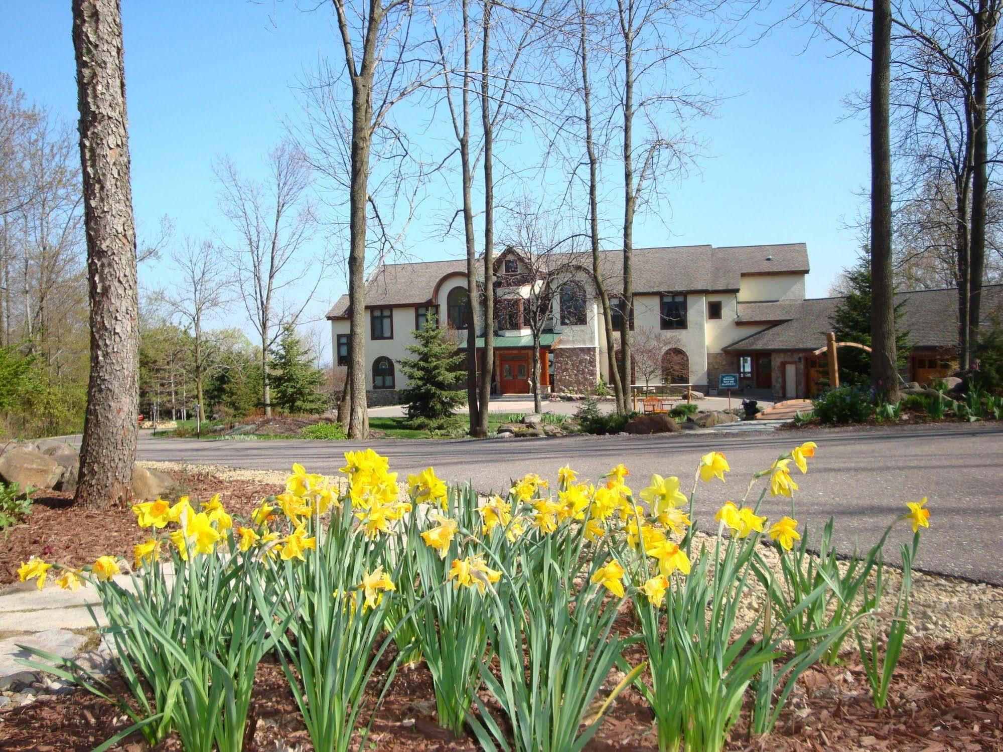 Inn At Wawanissee Point Baraboo Exterior photo